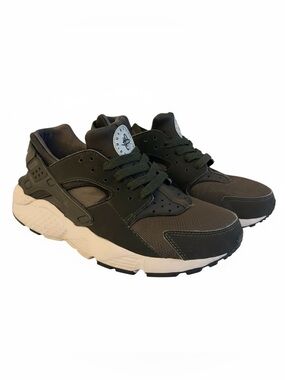 Nike Air Run Huaraches “Cargo Khaki” 854275-301 Men’s size 5.5Y